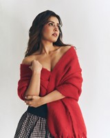 Rashi Khanna Glamour Photos